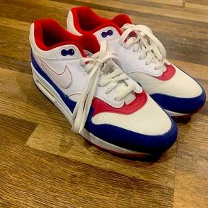 COPY - Nike Airmaxes! White with red and blue